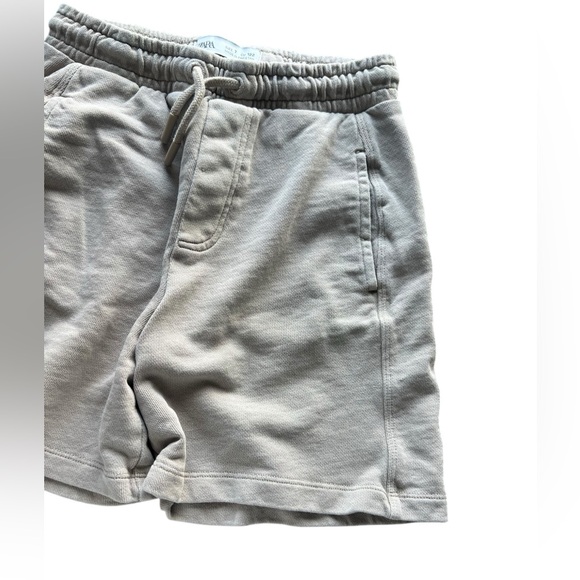 Zara Kids - Casual Green Henley Shirt and Neutral color Shorts Set - Picture 2 of 7